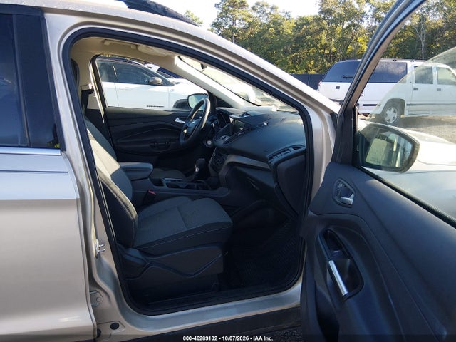 46289102 :رقم المزاد ، 1FMCU9GD8HUB00104 vin ، 2017 Ford Escape Se مزاد بيع