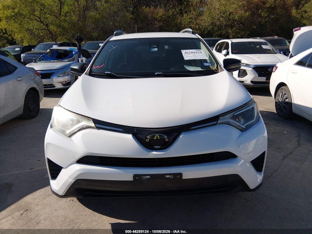 46289124 :رقم المزاد ، JTMZFREV3JJ735677 vin ، 2018 Toyota Rav4 Le مزاد بيع
