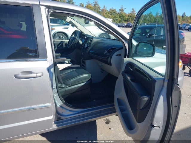 46289231 :رقم المزاد ، 2C4RC1BG7FR706900 vin ، 2015 Chrysler Town & Country Touring مزاد بيع