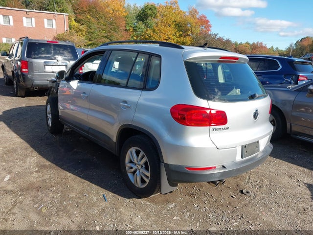 2015 Volkswagen Tiguan S მანქანა იყიდება აუქციონზე, vin: WVGAV7AX0FW501885, აუქციონის ნომერი: 46289237