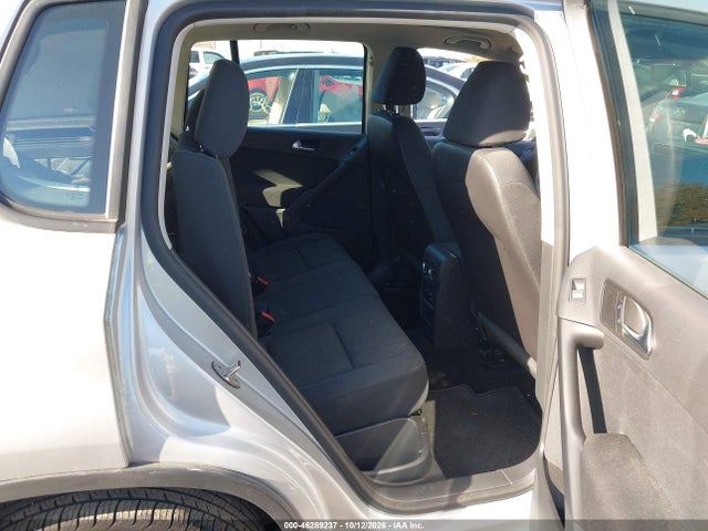 2015 Volkswagen Tiguan S მანქანა იყიდება აუქციონზე, vin: WVGAV7AX0FW501885, აუქციონის ნომერი: 46289237