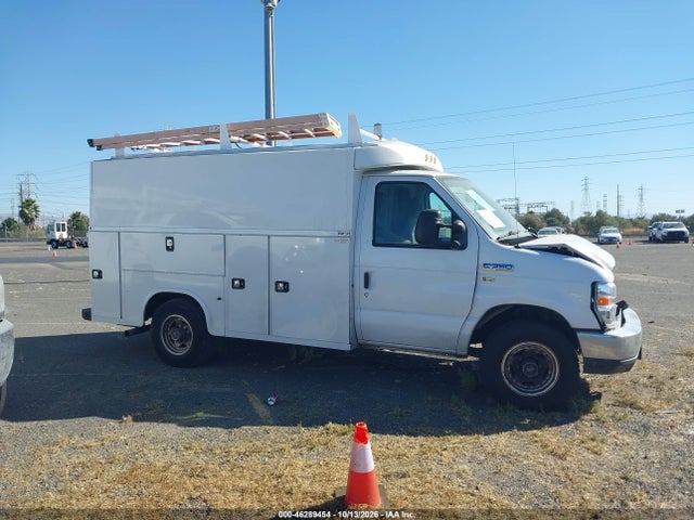 Ford E-350 Cutaway 2019 1FDWE3F61KDC33644 Image 15