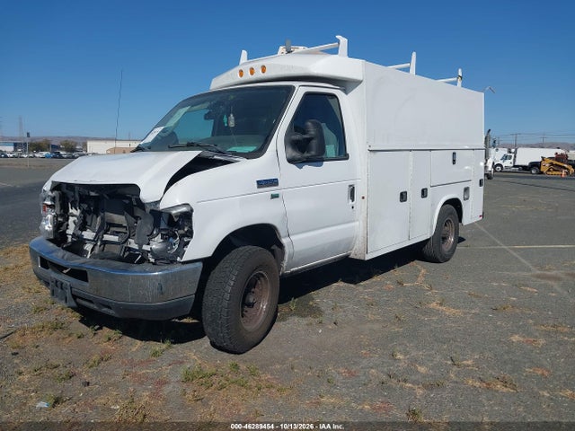 Ford E-350 Cutaway 2019 1FDWE3F61KDC33644 Image 2