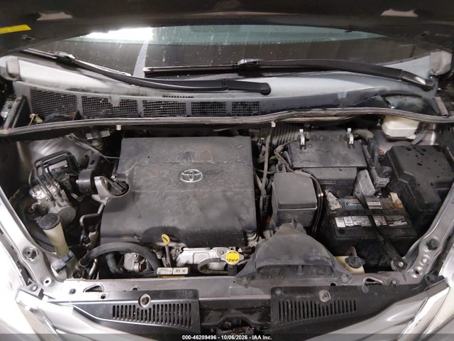 46289496 :رقم المزاد ، 5TDYK3DCXDS334073 vin ، 2013 Toyota Sienna Xle V6 8 Passenger مزاد بيع