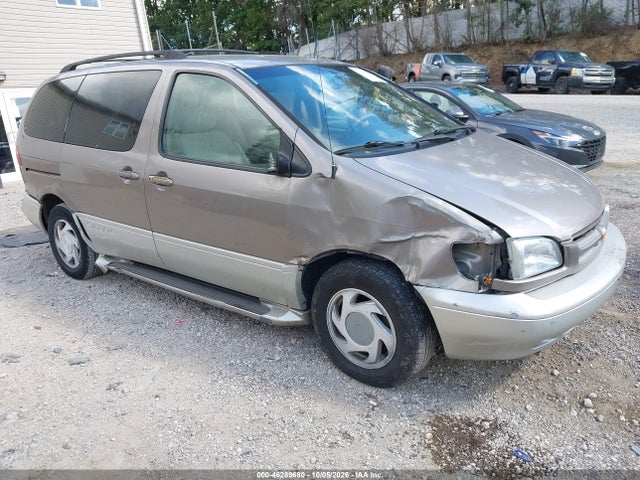 46289680 :رقم المزاد ، 4T3ZF13C2WU043308 vin ، 1998 Toyota Sienna Xle مزاد بيع