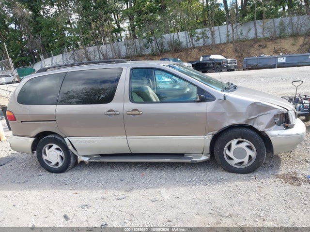 46289680 :رقم المزاد ، 4T3ZF13C2WU043308 vin ، 1998 Toyota Sienna Xle مزاد بيع