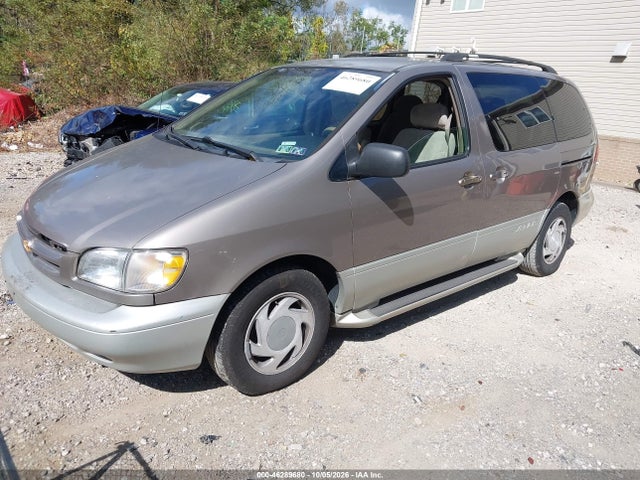 46289680 :رقم المزاد ، 4T3ZF13C2WU043308 vin ، 1998 Toyota Sienna Xle مزاد بيع