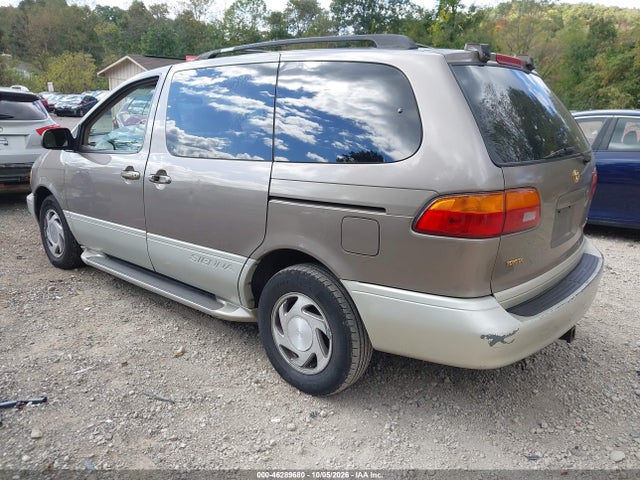 46289680 :رقم المزاد ، 4T3ZF13C2WU043308 vin ، 1998 Toyota Sienna Xle مزاد بيع