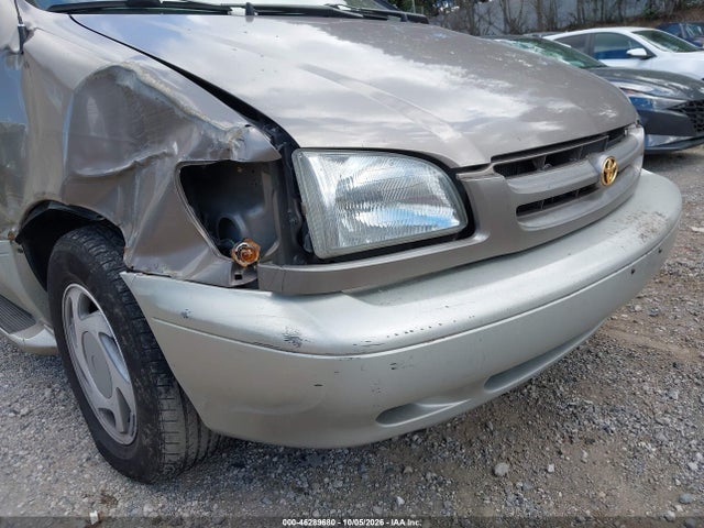 46289680 :رقم المزاد ، 4T3ZF13C2WU043308 vin ، 1998 Toyota Sienna Xle مزاد بيع