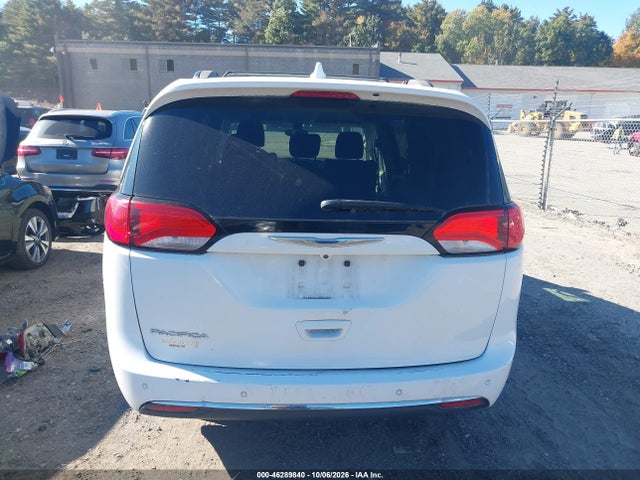 Продажа на аукционе авто 2017 Chrysler Pacifica Touring-l, vin: 2C4RC1BGXHR795851, номер лота: 46289840