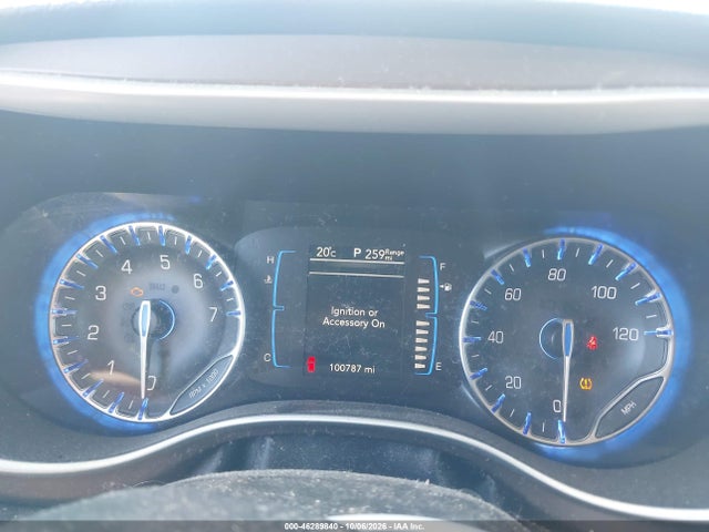 Продажа на аукционе авто 2017 Chrysler Pacifica Touring-l, vin: 2C4RC1BGXHR795851, номер лота: 46289840