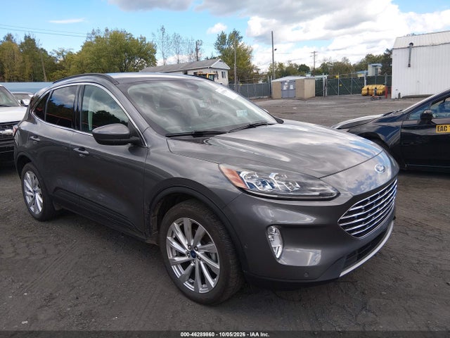 46289860 :رقم المزاد ، 1FMCU9J9XNUA27298 vin ، 2022 Ford Escape Titanium مزاد بيع