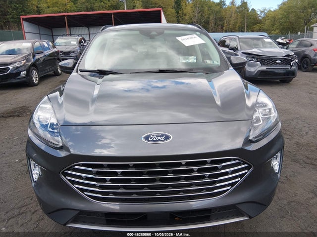 46289860 :رقم المزاد ، 1FMCU9J9XNUA27298 vin ، 2022 Ford Escape Titanium مزاد بيع