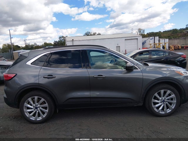 46289860 :رقم المزاد ، 1FMCU9J9XNUA27298 vin ، 2022 Ford Escape Titanium مزاد بيع