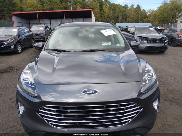46289860 :رقم المزاد ، 1FMCU9J9XNUA27298 vin ، 2022 Ford Escape Titanium مزاد بيع