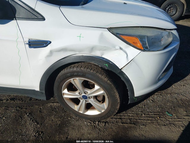 46290118 :رقم المزاد ، 1FMCU0G71FUB16728 vin ، 2015 Ford Escape Se مزاد بيع