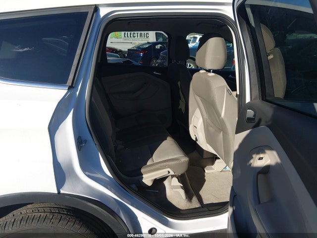 46290118 :رقم المزاد ، 1FMCU0G71FUB16728 vin ، 2015 Ford Escape Se مزاد بيع