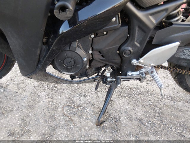 Yamaha Yzfr3 A 2017 MH3RH15Y8HK001418 Image 9