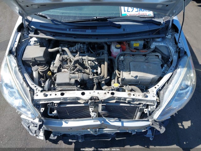 Toyota Prius C One 2015 JTDKDTB33F1583124 Image 10