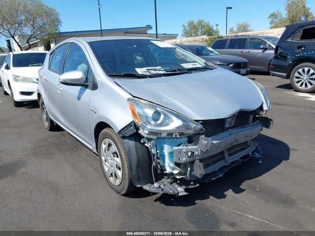Toyota Prius C One 2015 JTDKDTB33F1583124 Image 18
