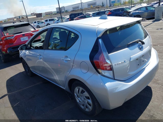Toyota Prius C One 2015 JTDKDTB33F1583124 Image 3