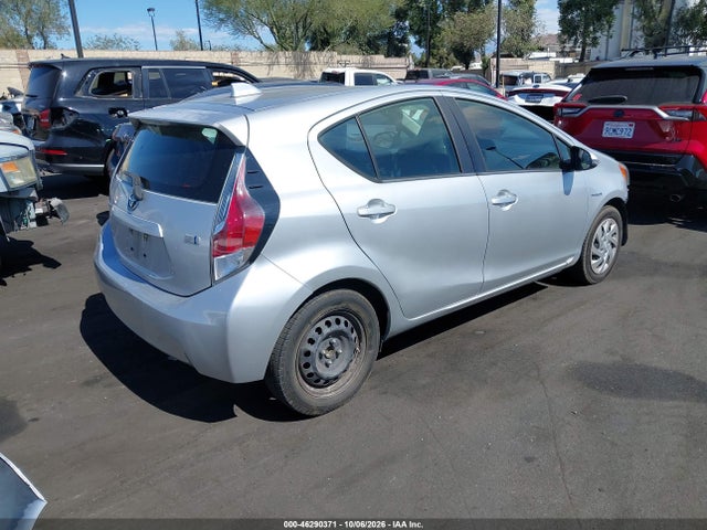 Toyota Prius C One 2015 JTDKDTB33F1583124 Image 4