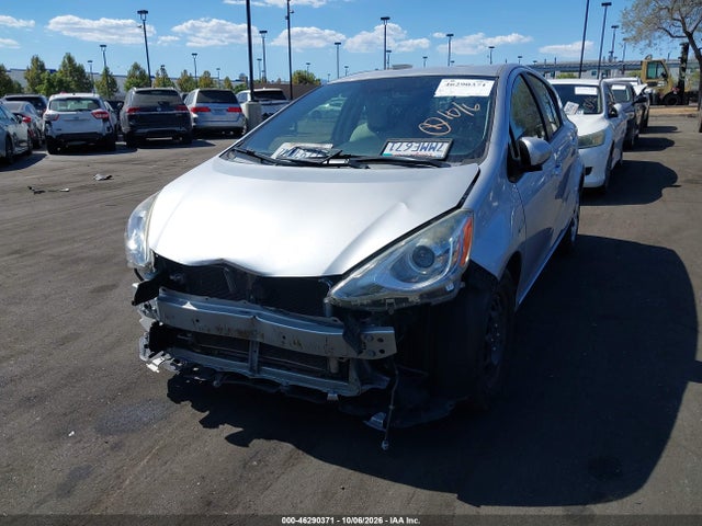 Toyota Prius C One 2015 JTDKDTB33F1583124 Image 6