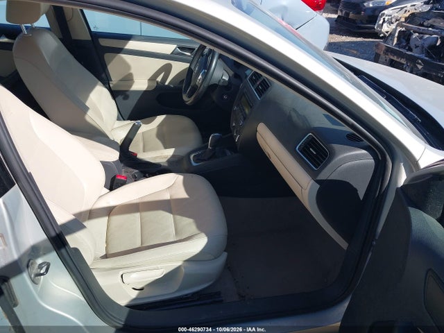 Продажа на аукционе авто 2011 Volkswagen Jetta 2.5l Se, vin: 3VWDX7AJ0BM385988, номер лота: 46290734