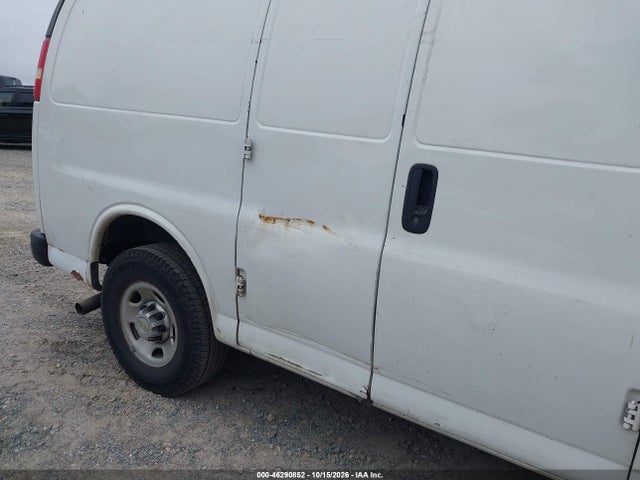46290852 :رقم المزاد ، 1GCWGFCA4B1135136 vin ، 2011 Chevrolet Express 2500 Work Van مزاد بيع