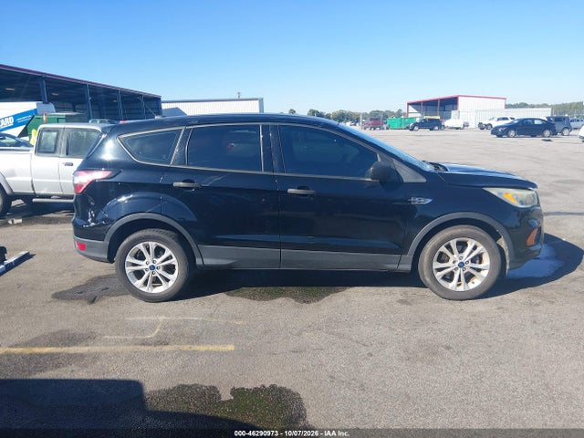 2017 Ford Escape S მანქანა იყიდება აუქციონზე, vin: 1FMCU0F77HUB84763, აუქციონის ნომერი: 46290973