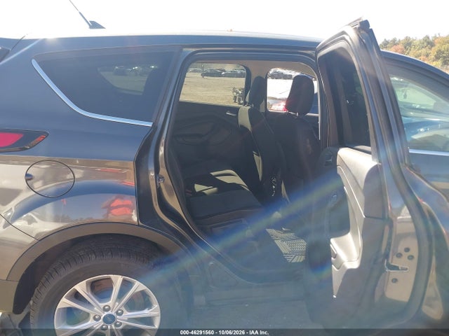 Продаж на аукціоні авто 2019 Ford Escape Se, vin: 1FMCU9GD0KUB90663, номер лоту: 46291560