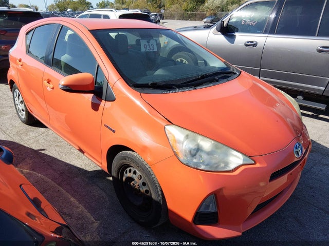 46291608 :رقم المزاد ، JTDKDTB3XD1056341 vin ، 2013 Toyota Prius C One مزاد بيع