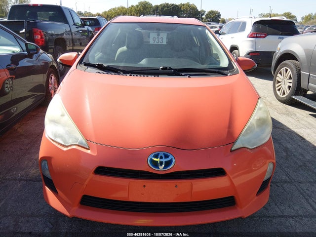 46291608 :رقم المزاد ، JTDKDTB3XD1056341 vin ، 2013 Toyota Prius C One مزاد بيع