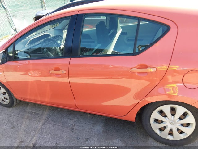 46291608 :رقم المزاد ، JTDKDTB3XD1056341 vin ، 2013 Toyota Prius C One مزاد بيع