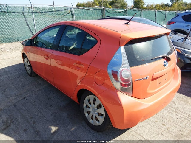 46291608 :رقم المزاد ، JTDKDTB3XD1056341 vin ، 2013 Toyota Prius C One مزاد بيع