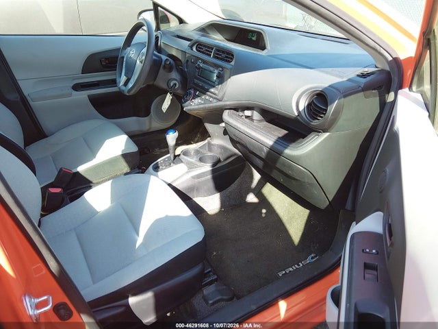 46291608 :رقم المزاد ، JTDKDTB3XD1056341 vin ، 2013 Toyota Prius C One مزاد بيع