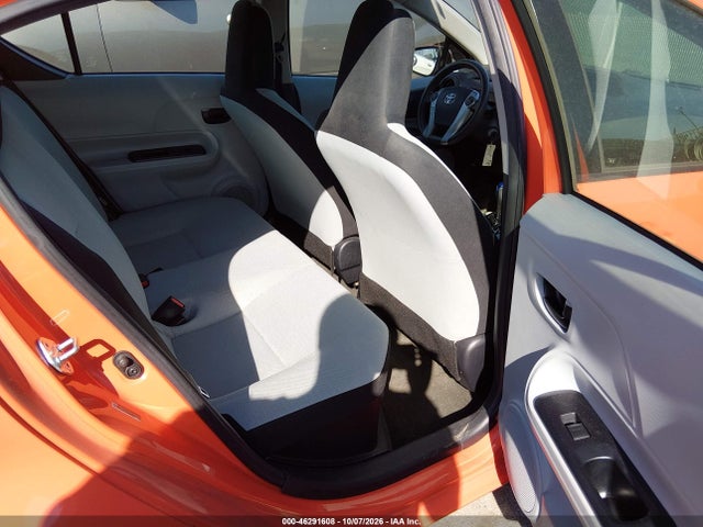 46291608 :رقم المزاد ، JTDKDTB3XD1056341 vin ، 2013 Toyota Prius C One مزاد بيع