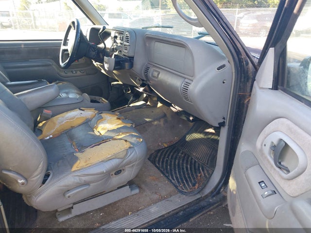 Aukcja sprzedaży 1998 Chevrolet K1500 Silverado Fleetside, vin: 1GCEK19R8WE161621, numer aukcji: 46291658