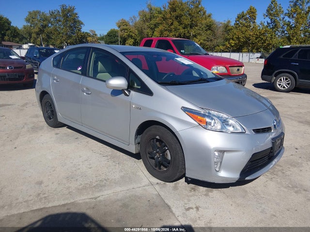 Продажа на аукционе авто 2015 Toyota Prius Two, vin: JTDKN3DU2F1883157, номер лота: 46291958