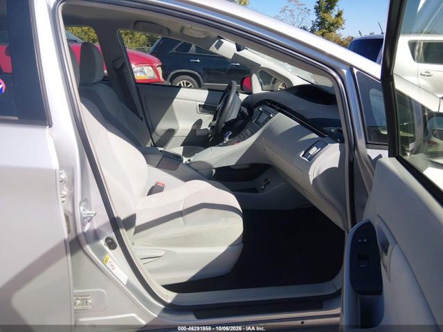 Продажа на аукционе авто 2015 Toyota Prius Two, vin: JTDKN3DU2F1883157, номер лота: 46291958