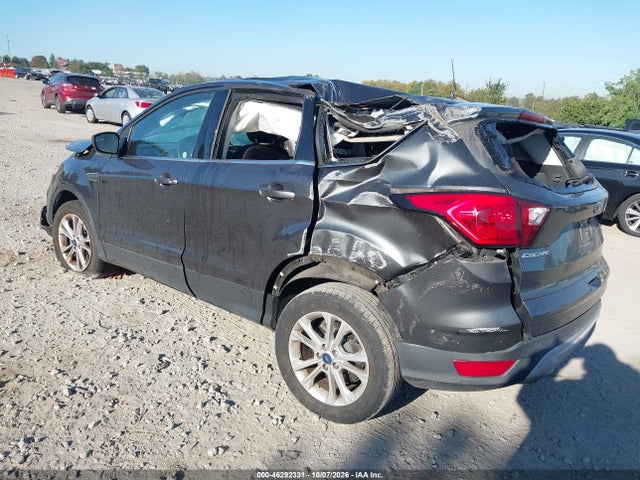 Ford ESCAPE SE 2019 1FMCU0GDXKUB44320 Image 3
