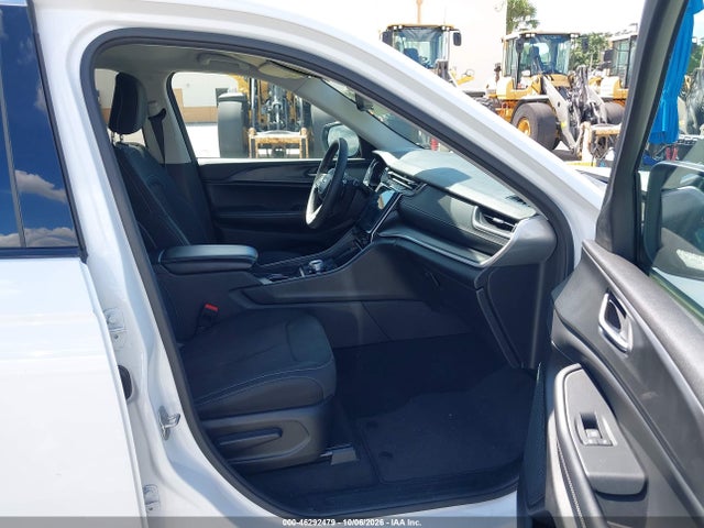 Продажа на аукционе авто 2023 Jeep Grand Cherokee L Laredo 4x2, vin: 1C4RJJAGXP8901880, номер лота: 46292479