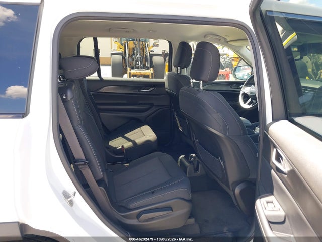 Продажа на аукционе авто 2023 Jeep Grand Cherokee L Laredo 4x2, vin: 1C4RJJAGXP8901880, номер лота: 46292479