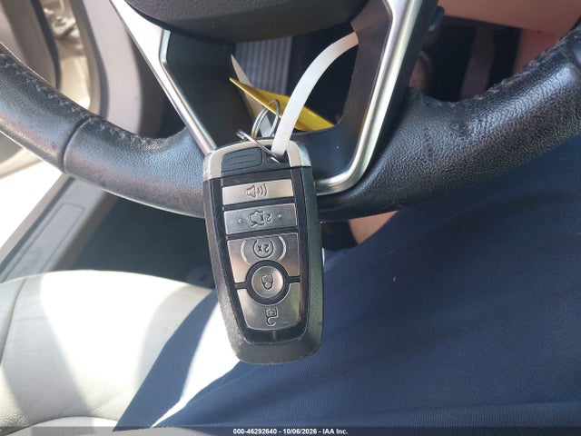 2018 Ford Fusion Energi Se Luxury მანქანა იყიდება აუქციონზე, vin: 3FA6P0PU6JR110895, აუქციონის ნომერი: 46292640
