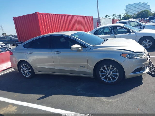 2018 Ford Fusion Energi Se Luxury მანქანა იყიდება აუქციონზე, vin: 3FA6P0PU6JR110895, აუქციონის ნომერი: 46292640