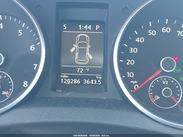 2010 Volkswagen Golf 4-door მანქანა იყიდება აუქციონზე, vin: WVWDA7AJ2AW203498, აუქციონის ნომერი: 46292648
