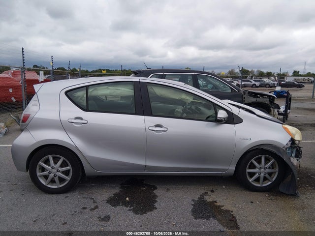 Продаж на аукціоні авто 2013 Toyota Prius C Three, vin: JTDKDTB30D1552801, номер лоту: 46292708