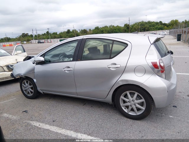 Продаж на аукціоні авто 2013 Toyota Prius C Three, vin: JTDKDTB30D1552801, номер лоту: 46292708
