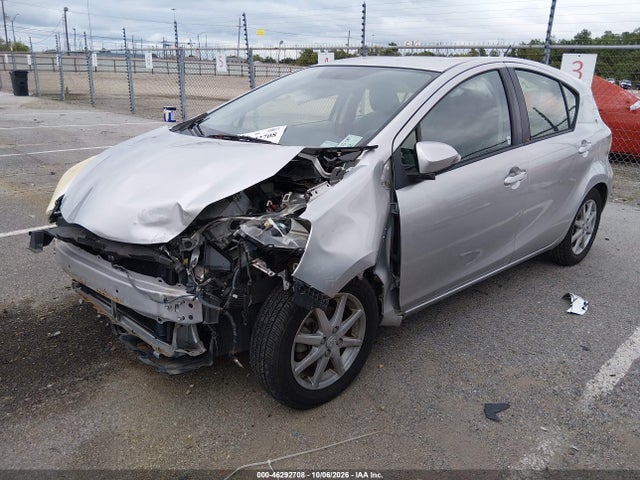 Продаж на аукціоні авто 2013 Toyota Prius C Three, vin: JTDKDTB30D1552801, номер лоту: 46292708