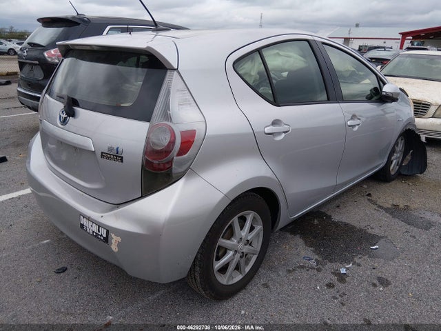 Продаж на аукціоні авто 2013 Toyota Prius C Three, vin: JTDKDTB30D1552801, номер лоту: 46292708